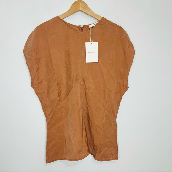 NWT EVERLANE The Drape Top in Butterlite Carob Brown size 8 - Picture 2 of 7